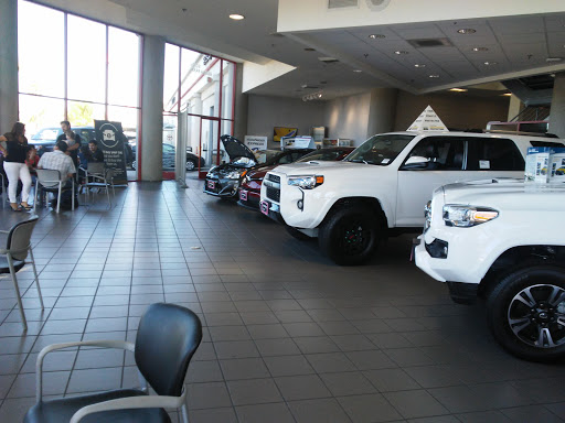 Toyota Dealer «AutoNation Toyota Buena Park», reviews and photos, 6400 Beach Blvd, Buena Park, CA 90621, USA