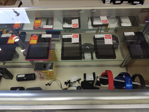 Pawn Shop «Silver Lining Jewelry & Loan», reviews and photos, 2122 NE Sandy Blvd, Portland, OR 97232, USA