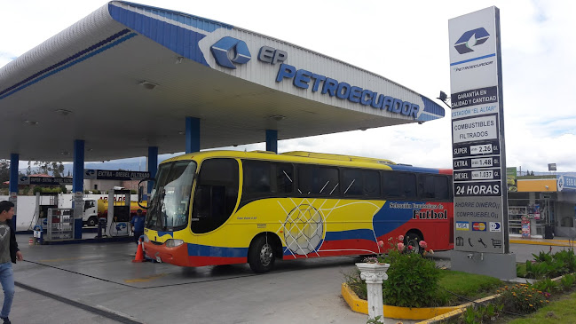 Opiniones de Gasolinera El Altar Petroecuador en Riobamba - Gasolinera