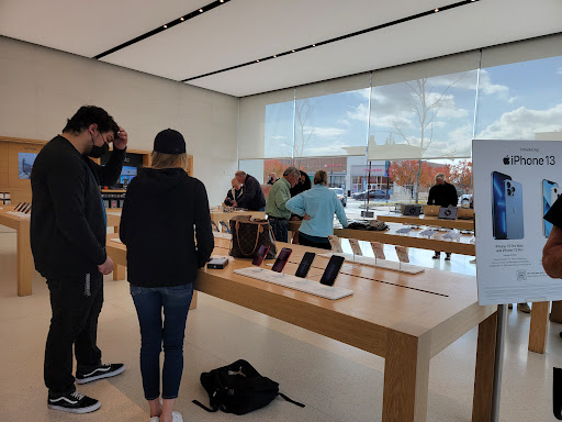 Computer Store «Apple MarketStreet», reviews and photos, 1220 Market St, Lynnfield, MA 01940, USA