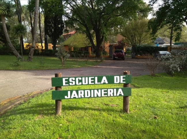 Opiniones de Escuela de Jardineria Prof. Julio E. Muñoz en Paso Carrasco - Escuela