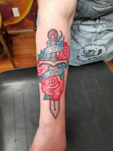 Tattoo Shop «Illustrator Tattoos», reviews and photos, 38505 Chestnut Ridge Rd, Elyria, OH 44035, USA