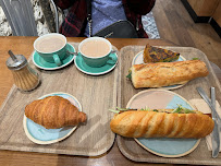 Baguette du Restaurant servant le petit-déjeuner Land&Monkeys Amsterdam à Paris - n°2
