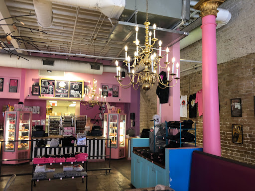 Donut Shop «Voodoo Doughnut», reviews and photos, 212 E 6th St, Austin, TX 78701, USA