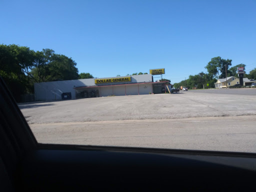 Discount Store «Dollar General», reviews and photos, 410 S Magnolia Ave, Luling, TX 78648, USA