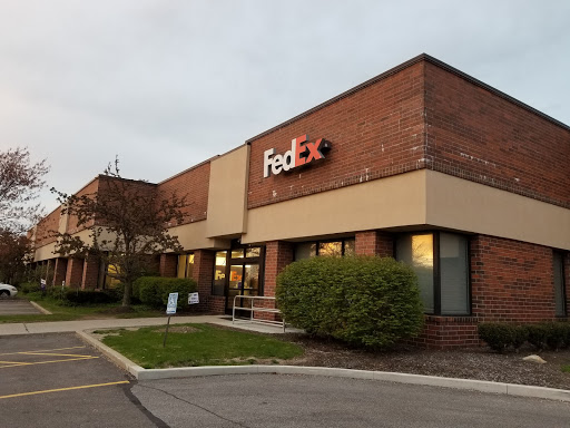 Shipping and Mailing Service «FedEx Ship Center», reviews and photos, 6955 Engle Rd, Middleburg Heights, OH 44130, USA