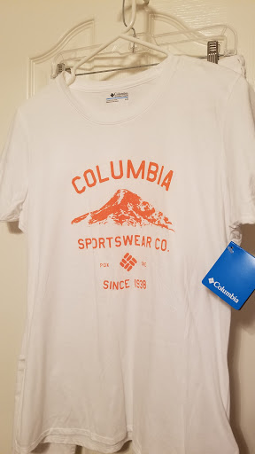 Sportswear Store «Columbia Sportswear Outlet Store», reviews and photos, 2950 I-20 Frontage Rd #1000, Grand Prairie, TX 75052, USA