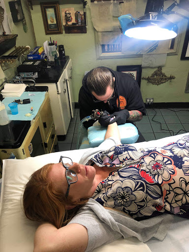 Tattoo Shop «Six Feet Under», reviews and photos, 116 N 2nd Ave, Upland, CA 91786, USA