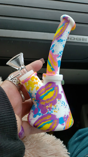 Tobacco Shop «The Stash Smoke Shop Ltd», reviews and photos, 17411 SE McLoughlin Blvd, Milwaukie, OR 97267, USA