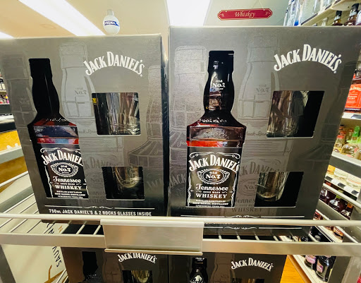 Liquor Store «Village Wine & Liquor Inc», reviews and photos, 161 N Wellwood Ave, Lindenhurst, NY 11757, USA