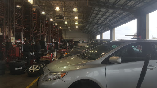 Tire Shop «Discount Tire Store - Homer Glen, IL», reviews and photos, 14011 S Bell Rd, Homer Glen, IL 60491, USA