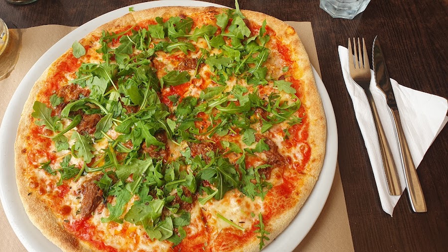 Antojos Pizzería & Heladería