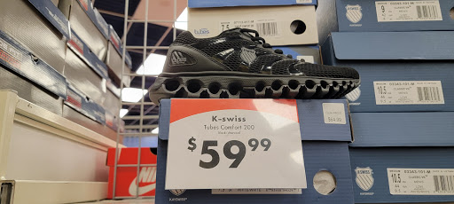 Shoe Store «Shoe Carnival», reviews and photos, 2105 N Prospect Ave, Champaign, IL 61822, USA