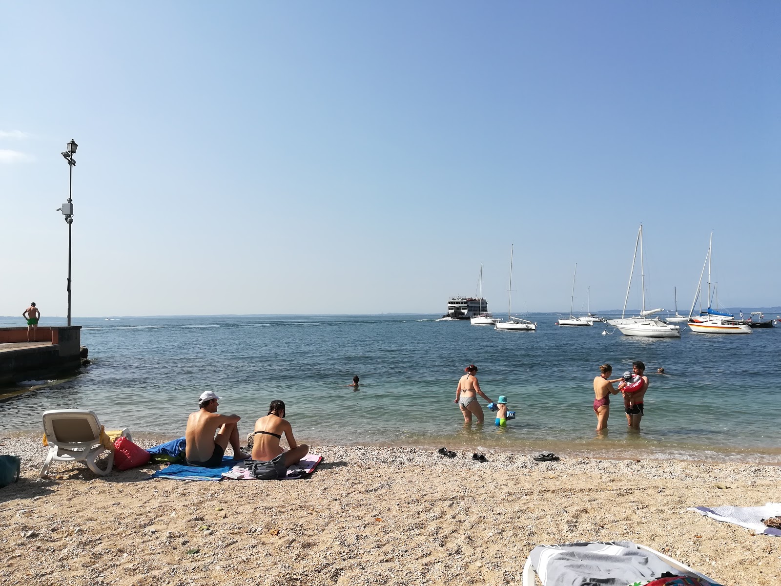 Garda beach'in fotoğrafı plaj tatil beldesi alanı