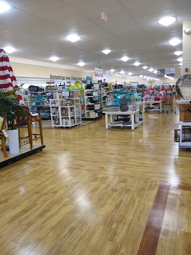 Department Store «T.J. Maxx & HomeGoods», reviews and photos, 715 E Dundee Rd, Palatine, IL 60074, USA