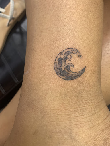 Explore black and grey tattoos sleeves ideas, creative tattoo ideas in Miami, available at INKAHOLIK TATTOOS