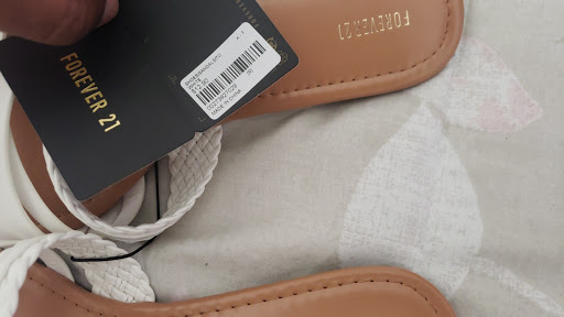 Clothing Store «F21 RED», reviews and photos, 121 Pavilion Pkwy A, Fayetteville, GA 30214, USA