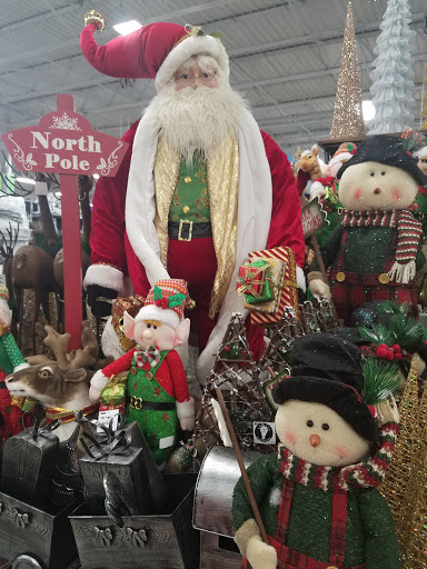 Shopping Mall «Riverdale Plaza Shopping Center», reviews and photos, 1044 W Mercury Blvd, Hampton, VA 23666, USA