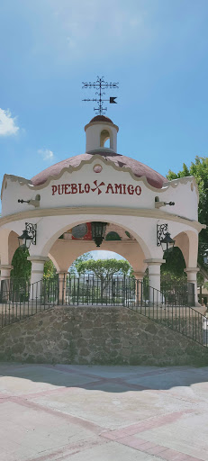 Plaza Pueblo Amigo