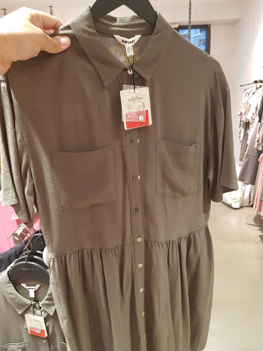 Stores to buy women's shirts Istanbul