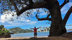 Foto de Praia do Hawaizinho e o assentamento
