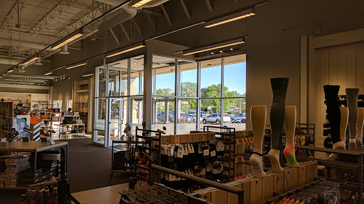 Shoe Store «DSW Designer Shoe Warehouse», reviews and photos, 23171 W Outer Dr, Allen Park, MI 48101, USA
