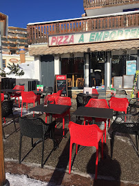 Atmosphère du Pizzas à emporter Pizza Peppone à Huez - n°1