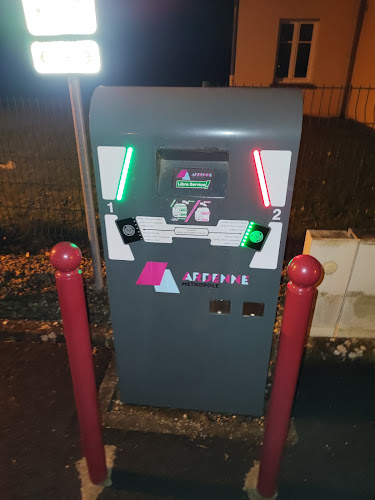 Borne de recharge de véhicules électriques Clem' Station de recharge Pouru-aux-Bois