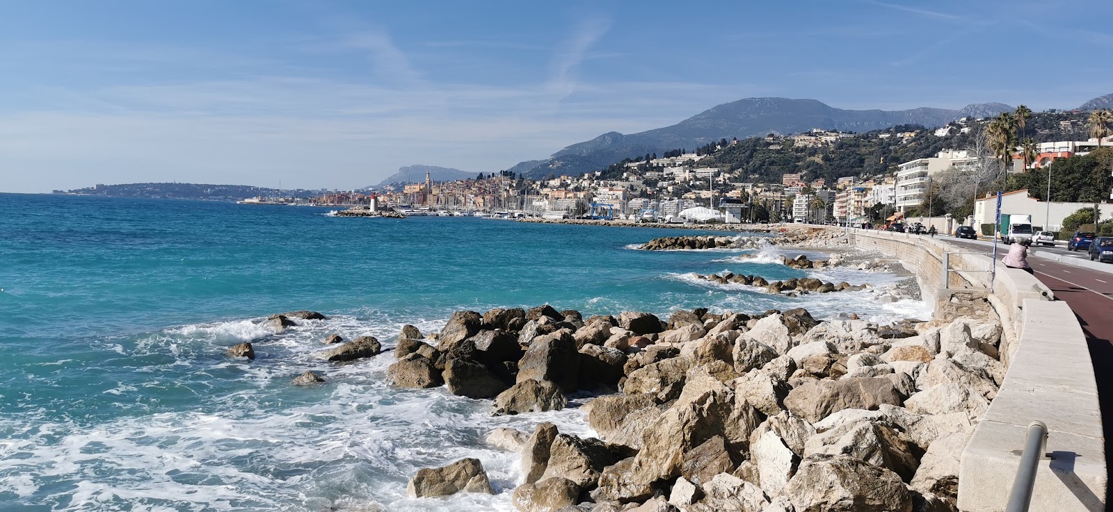 Foto von Plage de Garavan und die siedlung