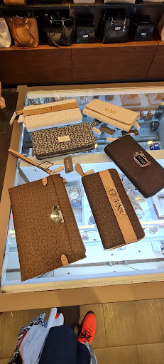 Clothing Store «GUESS Factory», reviews and photos, 12801 W Sunrise Blvd #631, Sunrise, FL 33323, USA