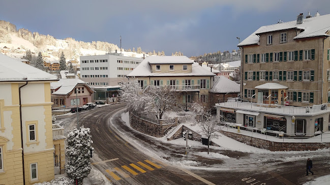 Rezensionen über Centre professionnel du Nord Vaudois (ETSC-CPNV) in Val-de-Travers NE - Universität