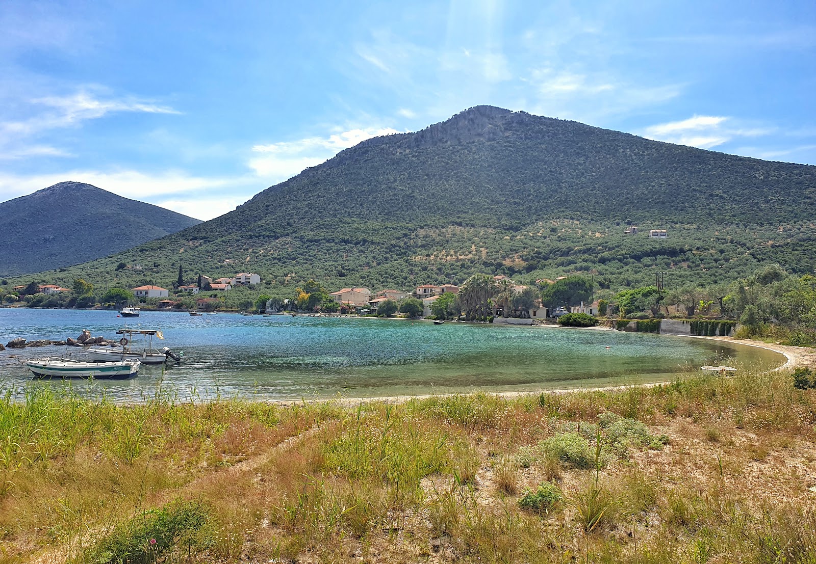 Foto de Ag. Dimitrios beach con bahía mediana