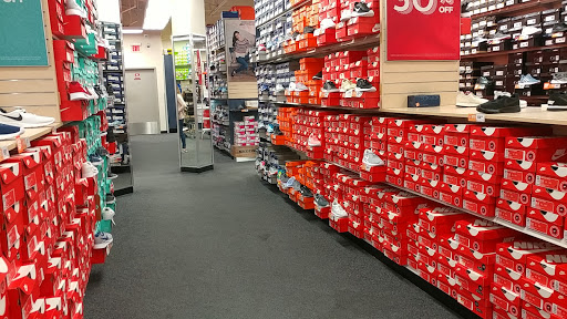 Shopping Mall «Ellenton Premium Outlets», reviews and photos, 5461 Factory Shops Blvd, Ellenton, FL 34222, USA