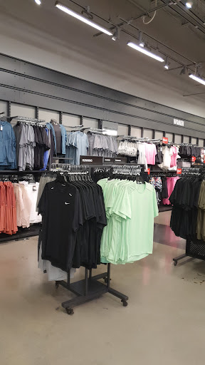 Sporting Goods Store «Nike Factory Store», reviews and photos, 810 Bergen Town Center #37, Paramus, NJ 07652, USA