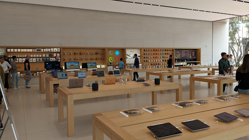 Computer Store «Apple Irvine Spectrum Center», reviews and photos, 763 Spectrum Center Dr, Irvine, CA 92618, USA