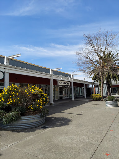 Shopping Mall «Petaluma Village Premium Outlets», reviews and photos, 2200 Petaluma Blvd N, Petaluma, CA 94952, USA