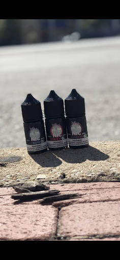 Tobacco Shop «18 Plus Vape & Shop», reviews and photos, 4037 Broadway, Kansas City, MO 64111, USA