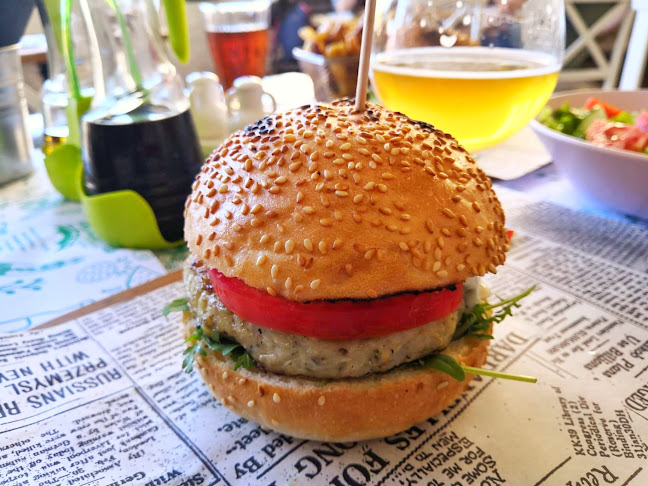 https://www.facebook.com/kaparsbar