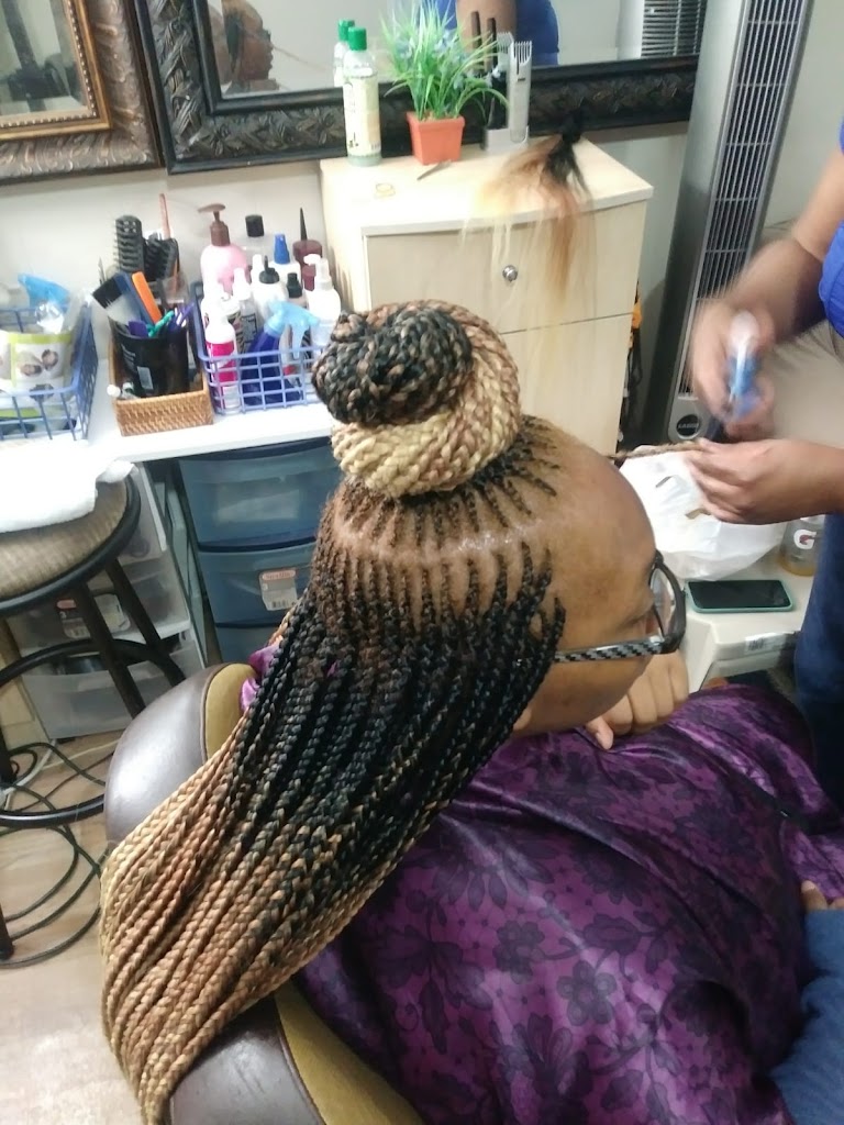 Pretty Dollz Salon 20716