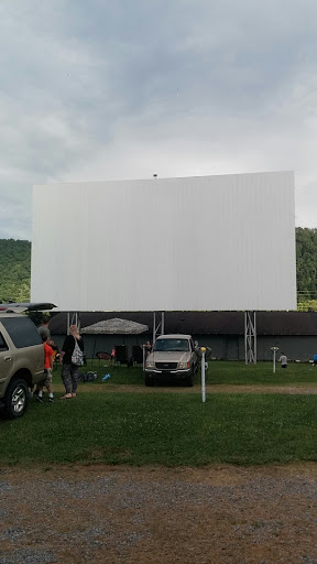 Drive-in Movie Theater «Twin City Drive-In Theatre», reviews and photos, 2512 Volunteer Pkwy, Bristol, TN 37620, USA