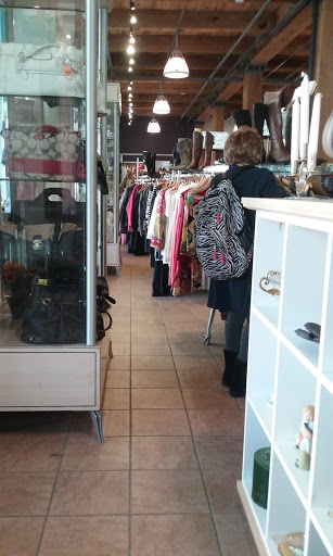 Thrift Store «Retique Store», reviews and photos, 190 N Broadway, Milwaukee, WI 53202, USA