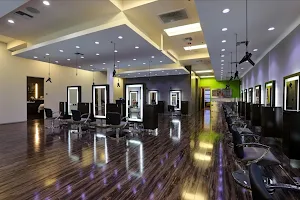 Dre's Hair Salon & Spa image