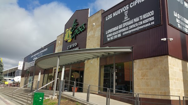 Centro Comercial Los Cipreses MERCASA