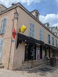 Photo n°12 de La place à Meursault ()