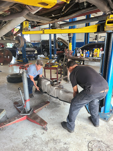 Auto Repair Shop «Honka Auto Repairs», reviews and photos, 1266 Court St, Clearwater, FL 33756, USA