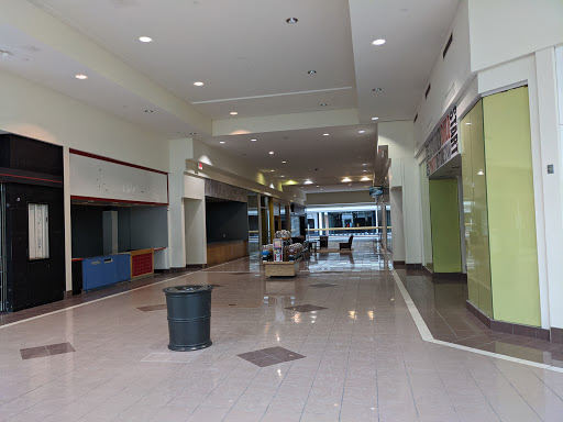 Shopping Mall «ShoppingTown Mall», reviews and photos, 3649 Erie Blvd E, Syracuse, NY 13214, USA