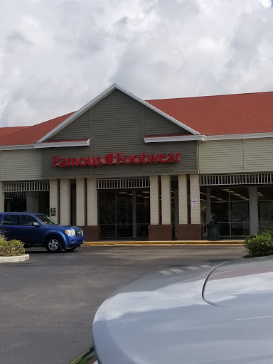 Shoe Store «Famous Footwear», reviews and photos, 2207 E Semoran Blvd, Apopka, FL 32703, USA