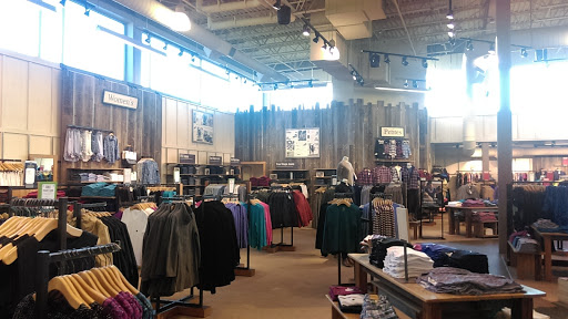 Clothing Store «L.L. Bean», reviews and photos, 1000 Ross Park Mall Dr, Pittsburgh, PA 15237, USA
