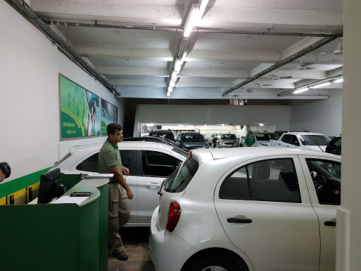 Car rental hours Rio De Janeiro