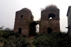 Badam Fort image